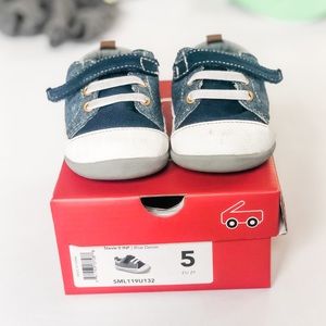 See Kai Run toddler boys shoes size 5 denim